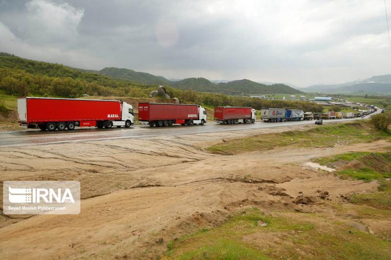 صادرات ۶۱۵ میلیون دلار کالا از گمرکات کردستان انجام شد